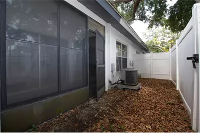 7115 Parkside Villas Dr N, Saint Petersburg, FL 33709 - Photo 20