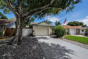 2907 Whispering Dr N, Largo, FL 33771 - Photo 2