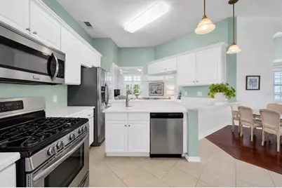 1252 Lyndhurst Greens Drive, Sun City Center, FL 33573 - Photo 6