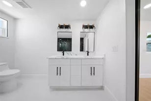3700 72nd St N, Saint Petersburg, FL 33710 - Photo 26