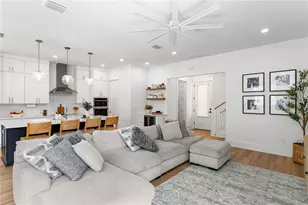1223 5th St S, Saint Petersburg, FL 33701 - Photo 10