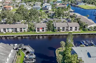 372 Moorings Cove Dr, Tarpon Springs, FL 34689 - Photo 10