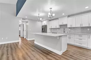 5684 Baywater Dr, Tampa, FL 33615 - Photo 8
