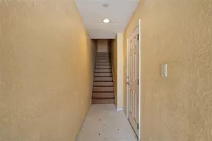 4817 Tuscan Loon Dr, Tampa, FL 33619 - Photo 4