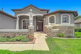 1439 Beaconsfield Dr, Wesley Chapel, FL 33543 - Photo 2