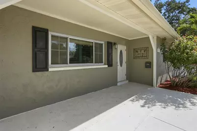 5654 Kiwanis Place NE, Saint Petersburg, FL 33703 - Photo 4