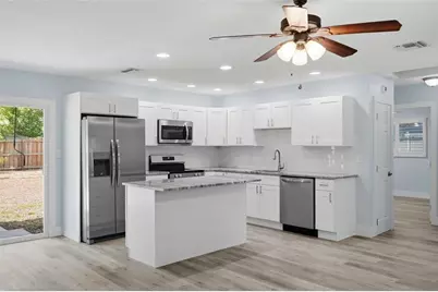 5654 Kiwanis Place NE, Saint Petersburg, FL 33703 - Photo 6