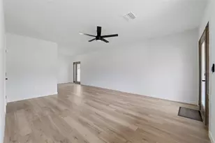 3030 5th St N, Saint Petersburg, FL 33704 - Photo 10