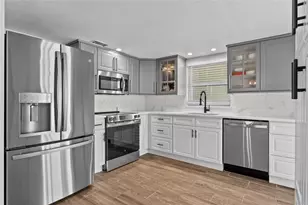 4780 Cove Cir, Saint Petersburg, FL 33708 - Photo 12