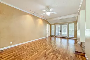 1003 W Outbound Pl, Tampa, FL 33612 - Photo 12