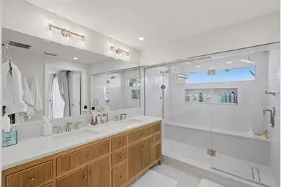 1024 44th Avenue NE, Saint Petersburg, FL 33703 - Photo 8