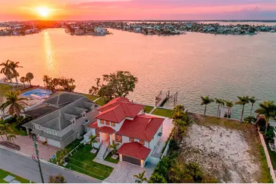 4 Paradise Lane, Treasure Island, FL 33706 - Photo 2