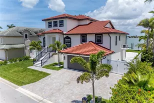 4 Paradise Ln, Treasure Island, FL 33706 - Photo 4