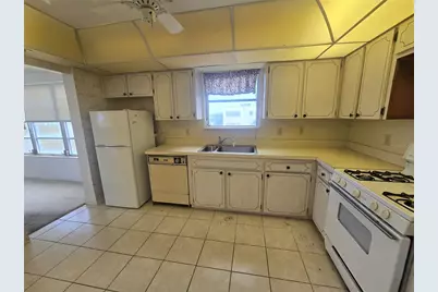 5521 80th Street N #516, Saint Petersburg, FL 33709 - Photo 8