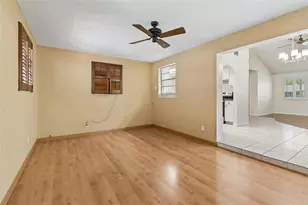 8806 Oak Cir, Tampa, FL 33615 - Photo 20