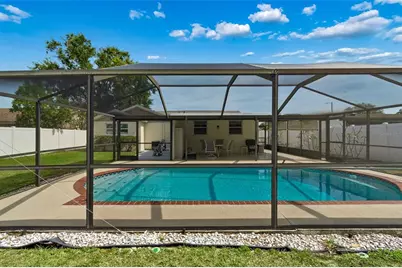 8806 Oak Circle, Tampa, FL 33615 - Photo 48