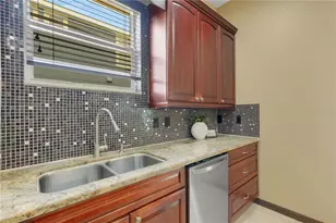 3021 59th Ave S, Saint Petersburg, FL 33712 - Photo 10