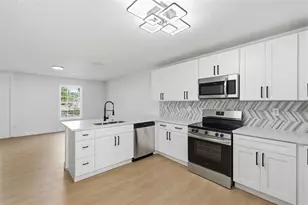 5065 Plumosa St, Spring Hill, FL 34607 - Photo 4