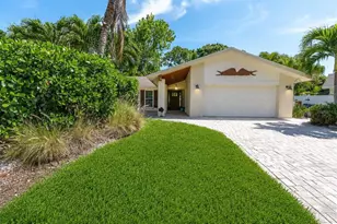 7587 132nd Way, Seminole, FL 33776 - Photo 1