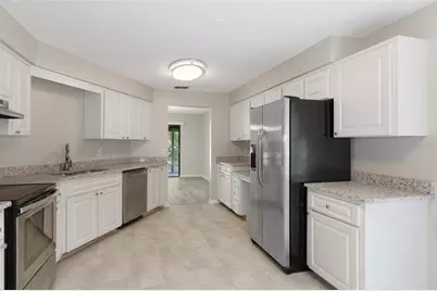 11315 N Ola Avenue, Tampa, FL 33612 - Photo 10