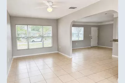 5650 47th Avenue N, Kenneth City, FL 33709 - Photo 4