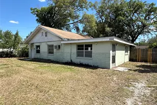 921 E 121st Ave, Tampa, FL 33612 - Photo 2
