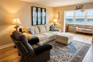 5130 Brittany Dr S, Saint Petersburg, FL 33715 - Photo 4
