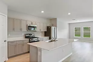 34993 Arbor Retreat Dr, Dade City, FL 33525 - Photo 2