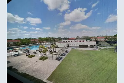 13941 Clubhouse Dr #315, Tampa, FL 33618 - Photo 8