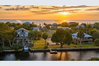 10166 Cabana Street, Weeki Wachee, FL 34607 - Photo 4