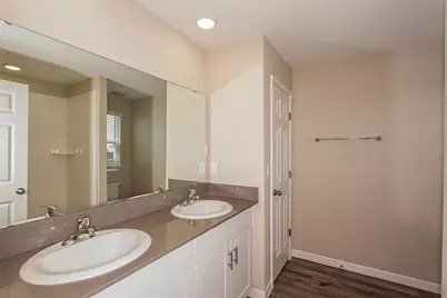 36621 Sagemoor Drive, Zephyrhills, FL 33541 - Photo 6