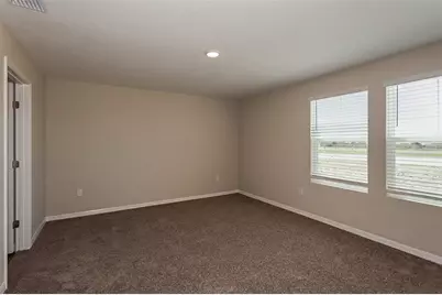 36621 Sagemoor Drive, Zephyrhills, FL 33541 - Photo 4