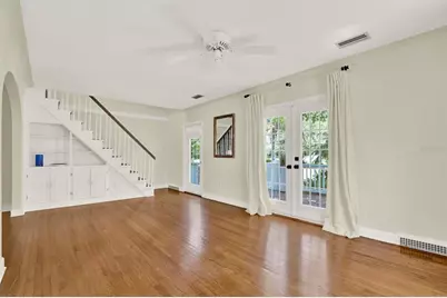 156 21st Avenue NE, Saint Petersburg, FL 33704 - Photo 8
