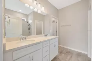 6398 Bradford Woods Dr, Zephyrhills, FL 33542 - Photo 18