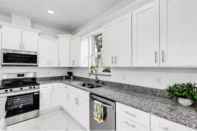 806 W Lowry Lane, Tampa, FL 33604 - Photo 14