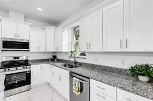 806 W Lowry Ln, Tampa, FL 33604 - Photo 14