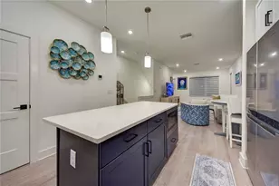 323 15th St N, Saint Petersburg, FL 33705 - Photo 16