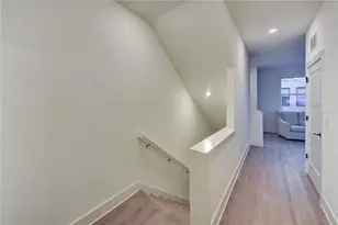 323 15th St N, Saint Petersburg, FL 33705 - Photo 22