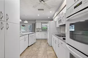 901 W River Dr, Temple Terrace, FL 33617 - Photo 8