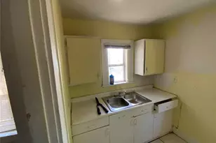 610 28th Ave S, Saint Petersburg, FL 33705 - Photo 4