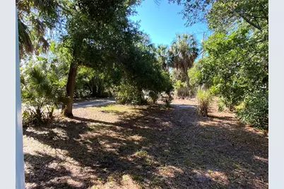 610 28th Avenue S, Saint Petersburg, FL 33705 - Photo 14