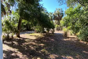610 28th Ave S, Saint Petersburg, FL 33705 - Photo 14