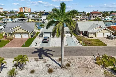 211 176th Terrace Drive E, Redington Shores, FL 33708 - Photo 12