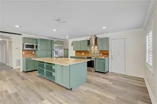5909 71st St N, Saint Petersburg, FL 33702 - Photo 10