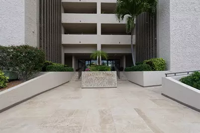 7050 Sunset Drive S #302, South Pasadena, FL 33707 - Photo 4
