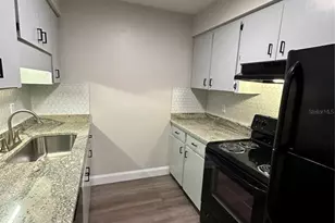 165 Picardy Villa Cir, Brandon, FL 33510 - Photo 6