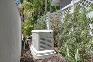2903 W Hawthorne Rd, Tampa, FL 33611 - Photo 78