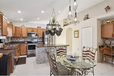 13908 Chalk Hill Place, Riverview, FL 33579 - Photo 12