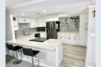 4908 38th Way S #401, Saint Petersburg, FL 33711 - Photo 2
