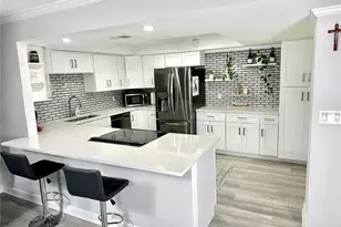 4908 38th Way S, Saint Petersburg, FL 33711 - Photo 2